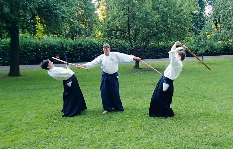 Aikiken mit zwei Uke